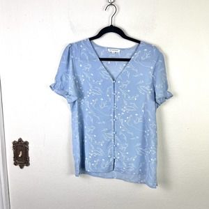 Mod Boutique Blue White Floral Short Sleeve V-neck Button Down Blouse Medium